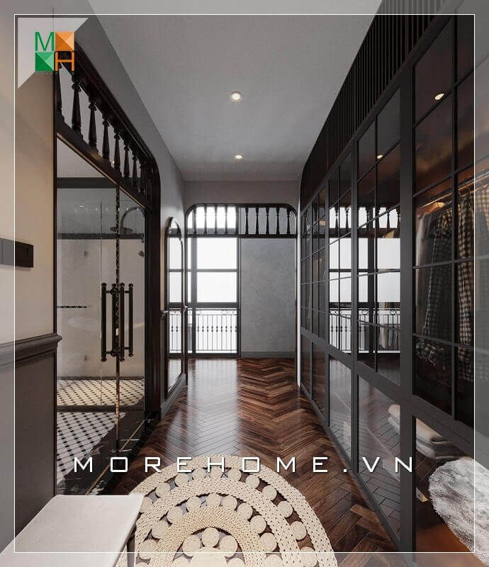 Thiết kế nội thất hiện đại của ngôi nhà có sự ấn tượng và độc đáo với cách bố trí tủ quần áo đối diện với không gian phòng tắm, hai bên ở giữa là lối đi rất thuận tiện và hữu ích.